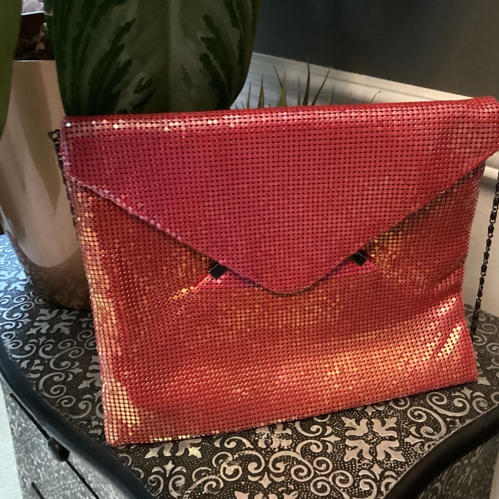JOANEL Pink/Reddish iridescent shoulder bag.  Chain mail type.